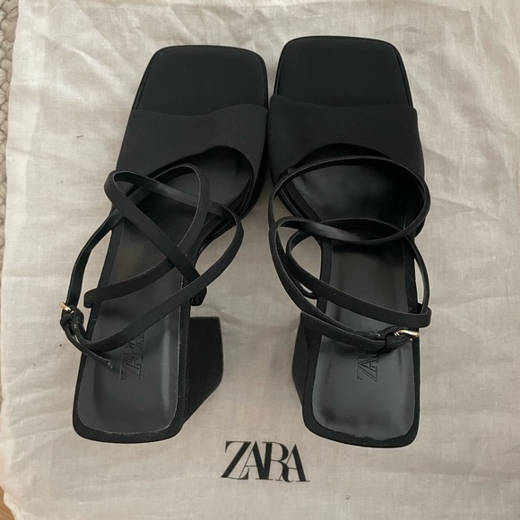 NWOT - Zara high heeled platform sandal - Picture 5 of 5